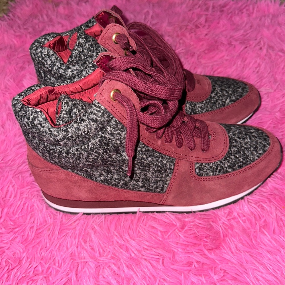 Isaac Mizrahi Shoes Isaac Mizrahi Soho Lace-Up Suede Low Wedge Sneaker